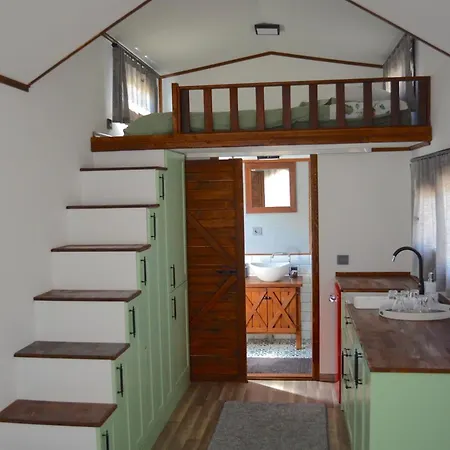 Yueksel Tiny House Camping
